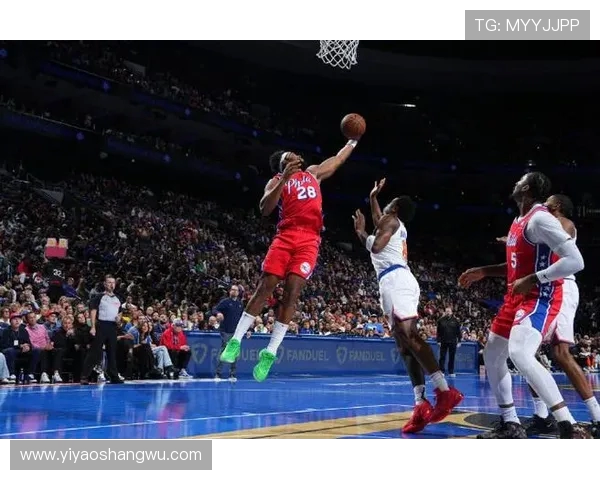 唐斯哈特阿努诺比亮相球星卡发布会 剪彩签售全程参与